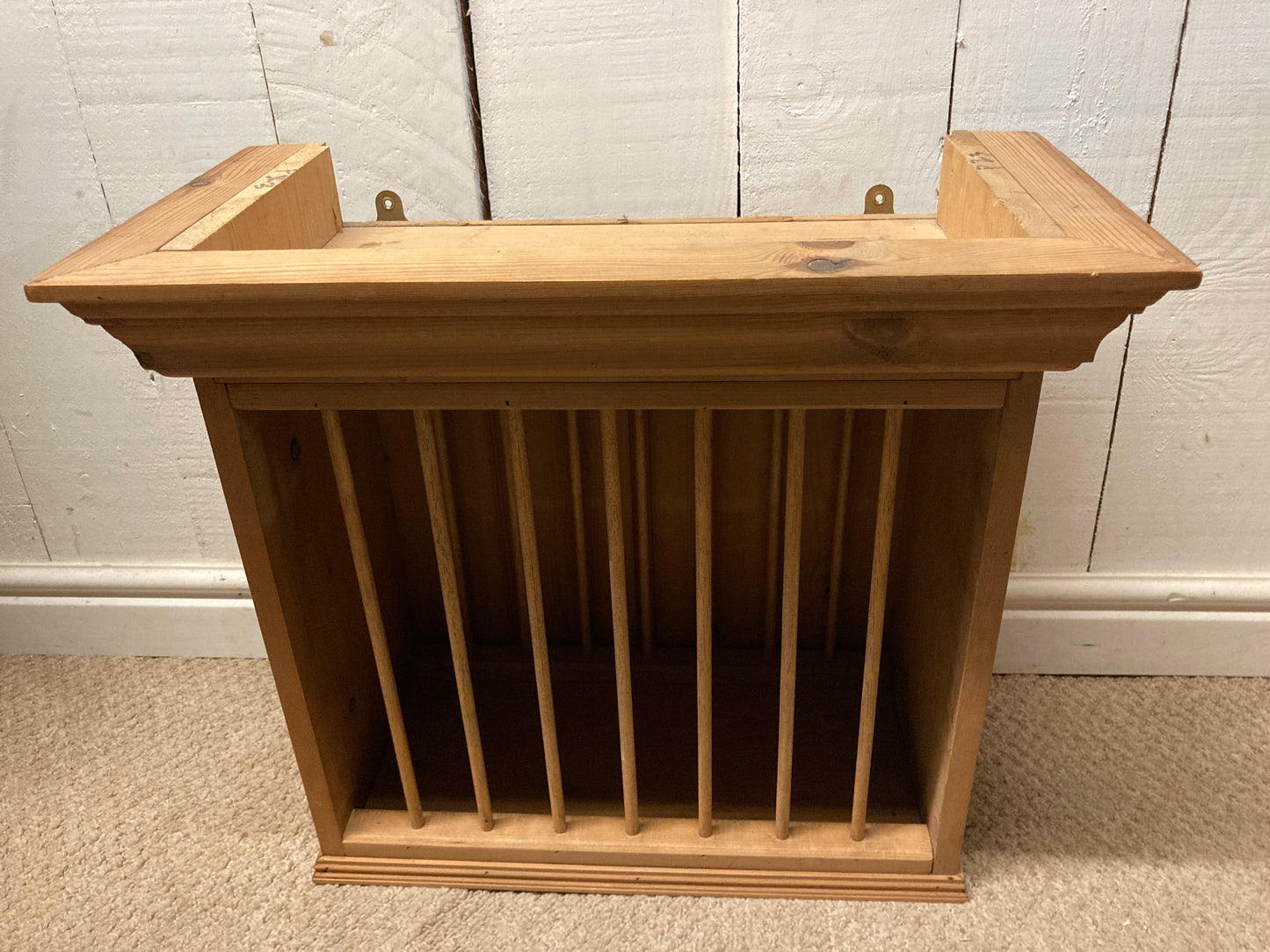 Pine Wall Hanging Plate Rack