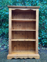 Load image into Gallery viewer, Solid Pine Bookcase Three Fixed Shelves
