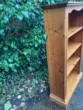Load image into Gallery viewer, Solid Pine Bookcase Three Fixed Shelves
