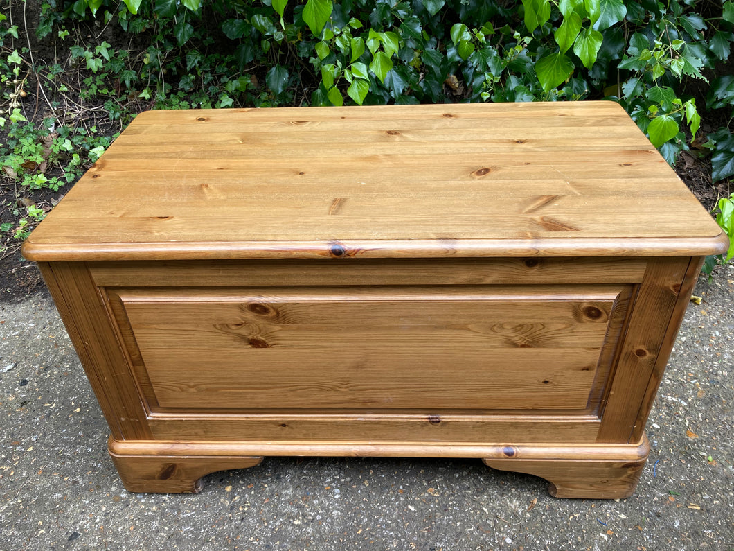 Ducal Pine Blanket Box Storage Box