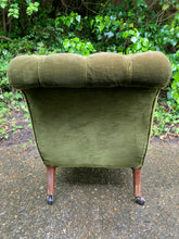 Load image into Gallery viewer, Victorian Buttoned Slipper Chair
