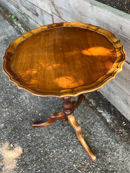 Mahogany Round Pie Crust Lamp Table Side Table