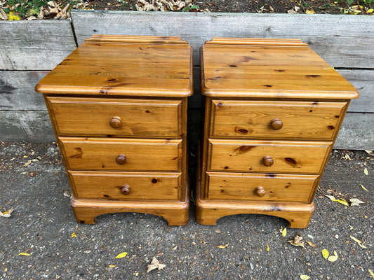 Pair Ducal Pine Bedside Tables