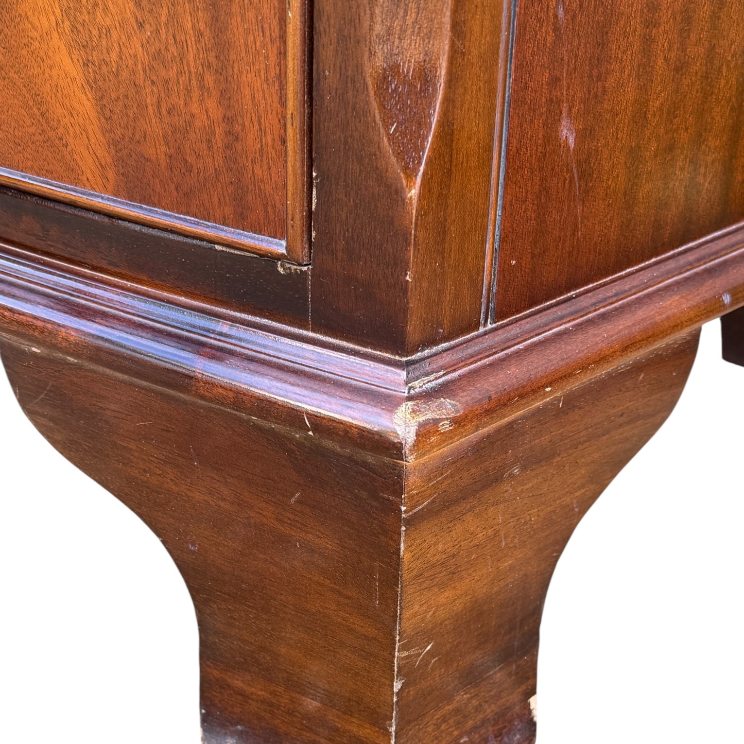 Mahogany Style Chest of Drawers – Four Drawer Chest with Dovetail Joints