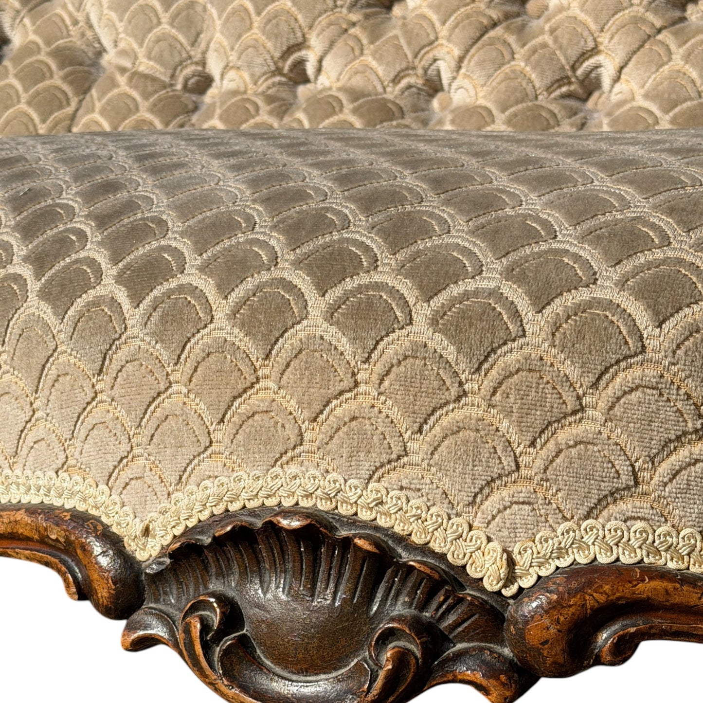 Victorian Chaise Longue / Antique Button Back Fainting Couch / Upholstered Day Bed