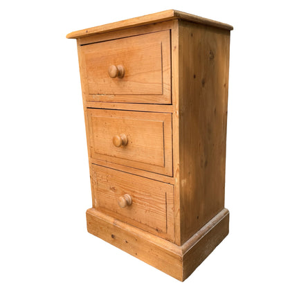 Contemporary Pine Bedside Chest - 3 Drawer Slim Nightstand Storage Unit 66cm