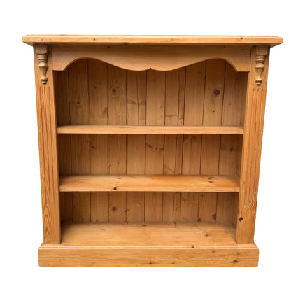 Contemporary Pine Bookshelf - Low 3 Tier Shelving Unit - Victorian Style 90cm