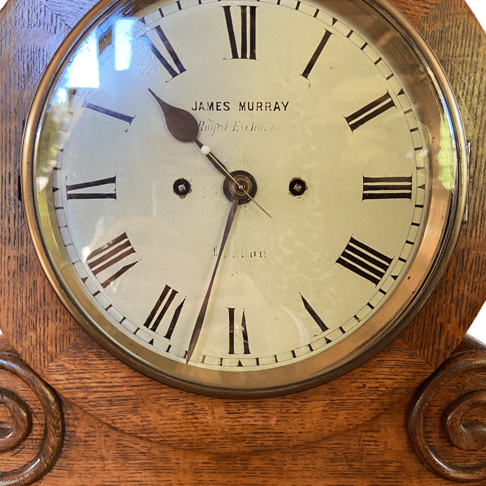 Antique James Murray Royal Exchange Mantel Clock – Elegant Oak Design with Spiral DetailsThe Furniture Recycling Shop