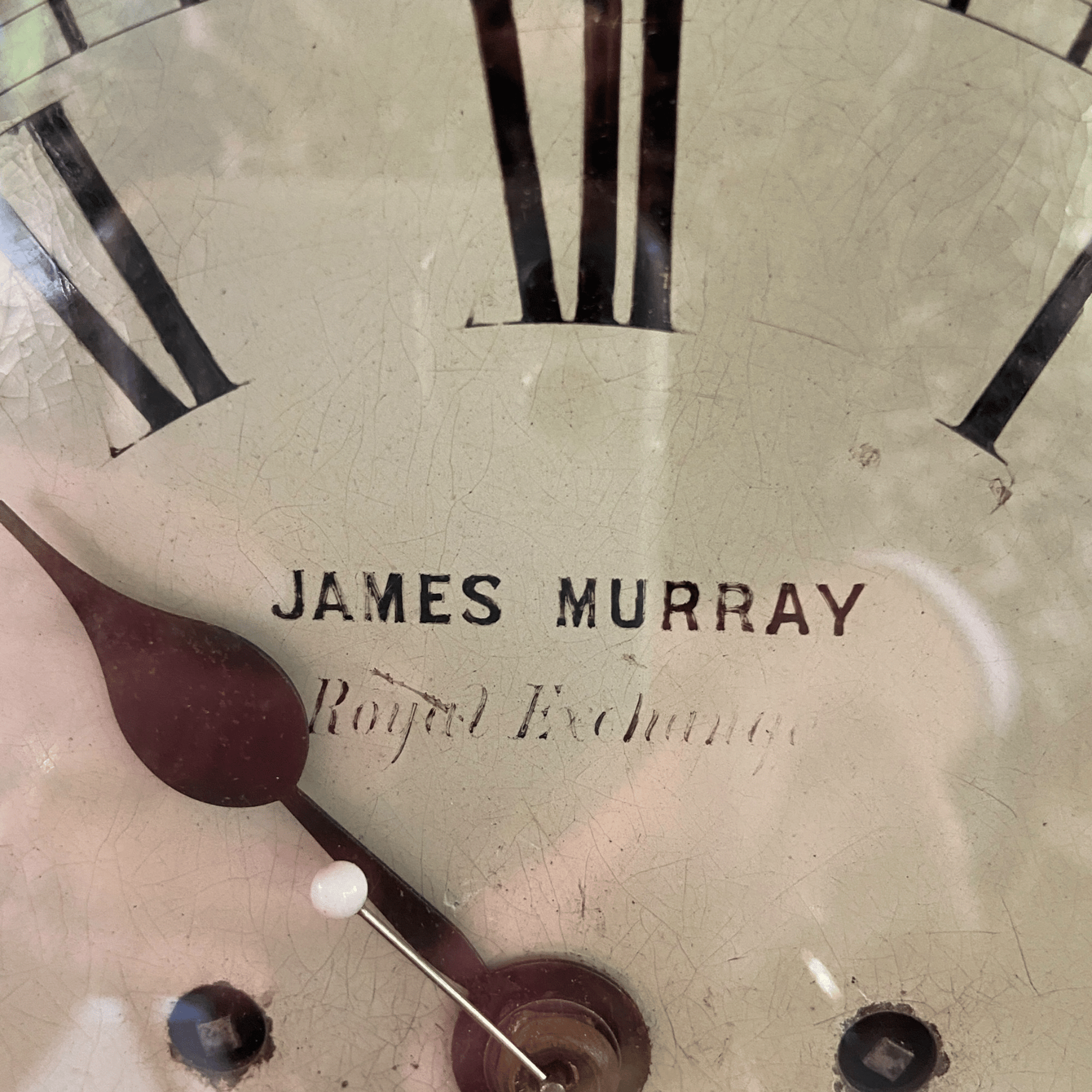 Antique James Murray Royal Exchange Mantel Clock – Elegant Oak Design with Spiral DetailsThe Furniture Recycling Shop