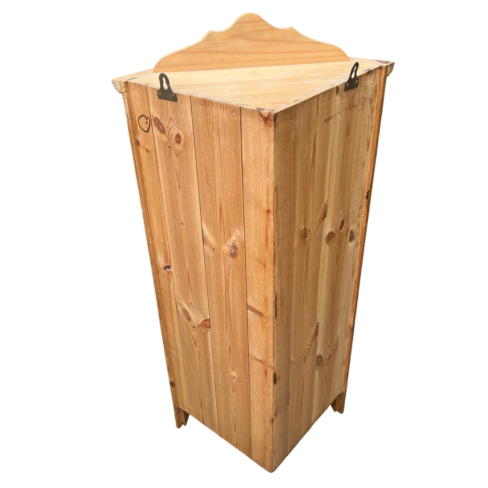 Side view showing oak grain and dovetail drawer construction