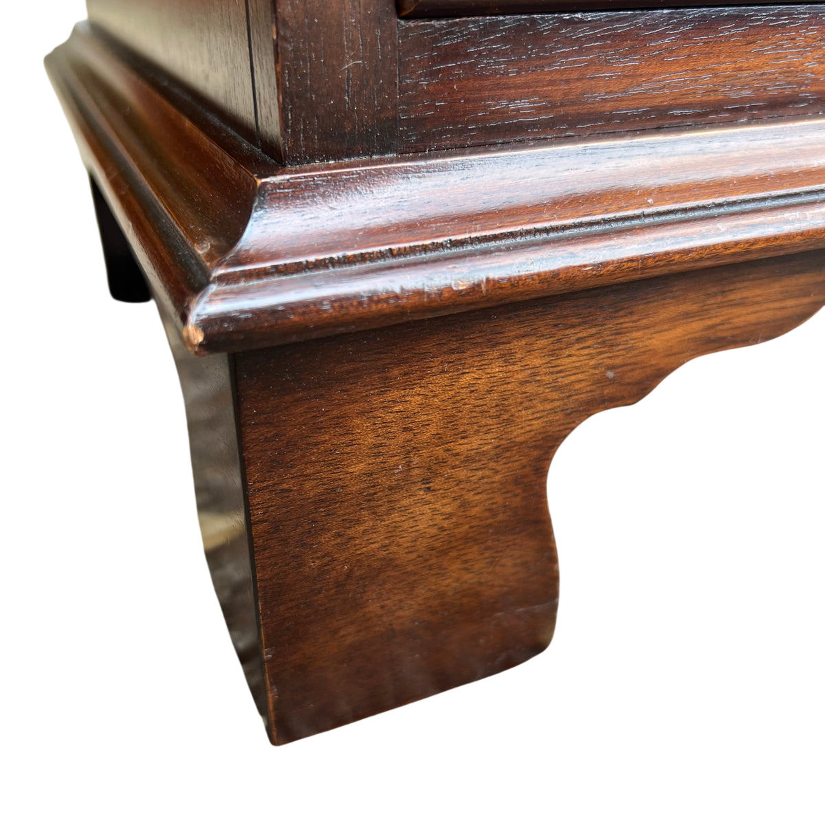 Narrow bedroom chest of drawers suitable for hallway or compact spaces