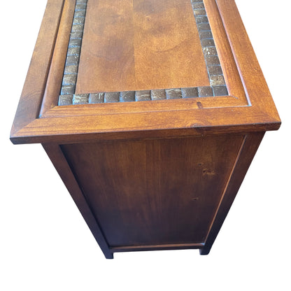 Side view showing oak leg and squared frame construction of the cabinet