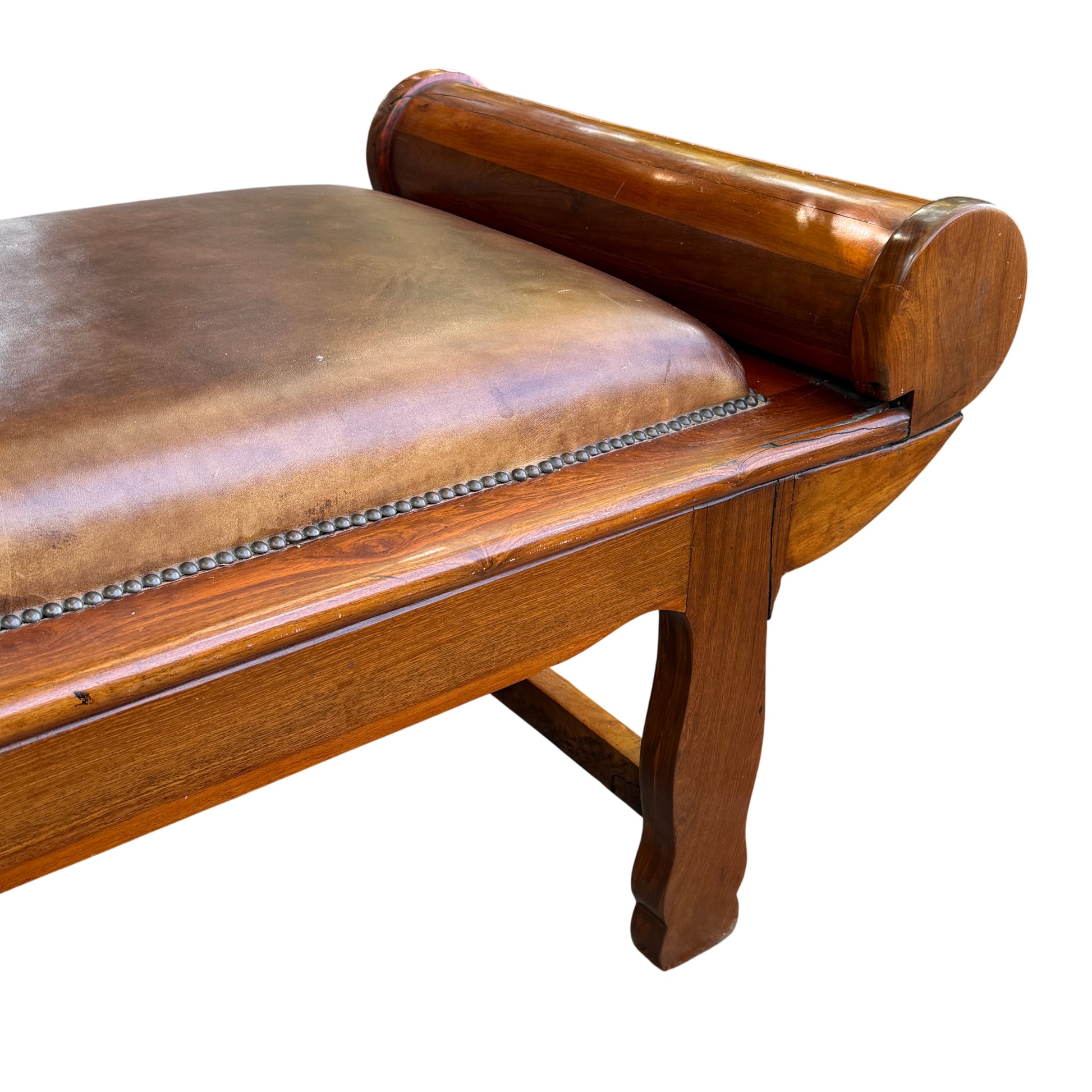 Lower view of chaise longue legs and stretcher showing construction details