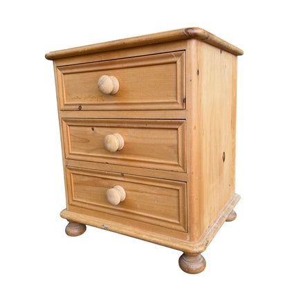 Vintage pine bedside cabinet small chest of drawers with turned knobs and bun feet