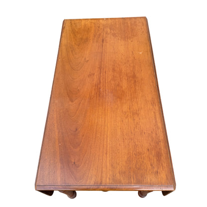 Angle view showing drawer, moulded edge and fold-down leaf