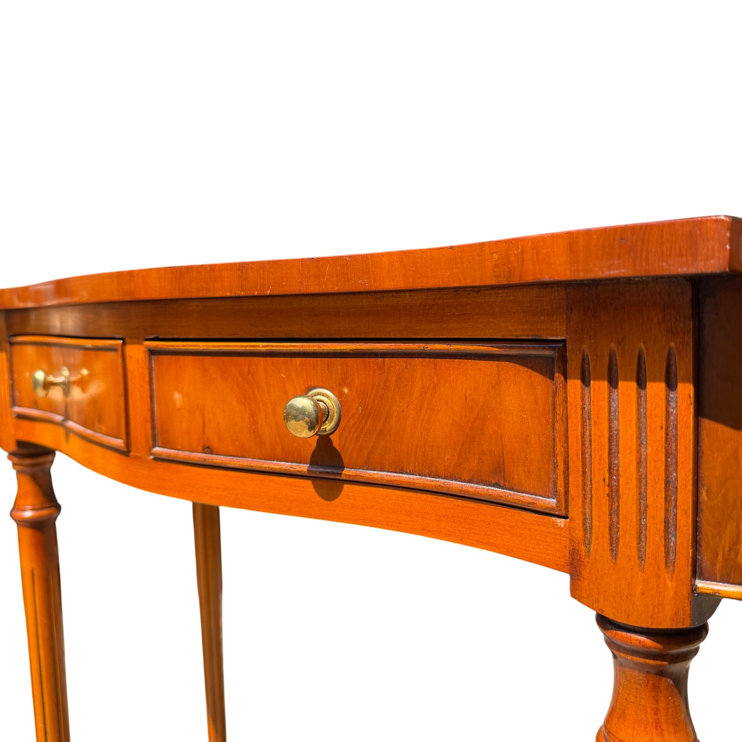 Detail of turned leg and fluted corner on vintage console table