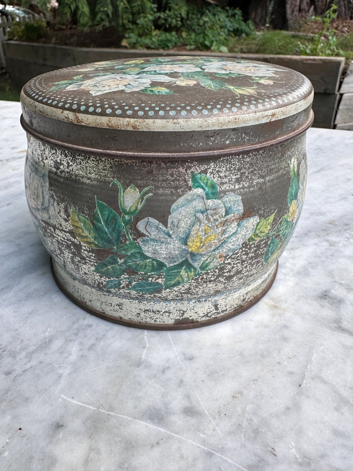 Silver Rose Floral Shabby Chic Huntley & Palmers-Vintage Biscuit Tin, Reading & LondonThe Furniture Recycling ShopTins