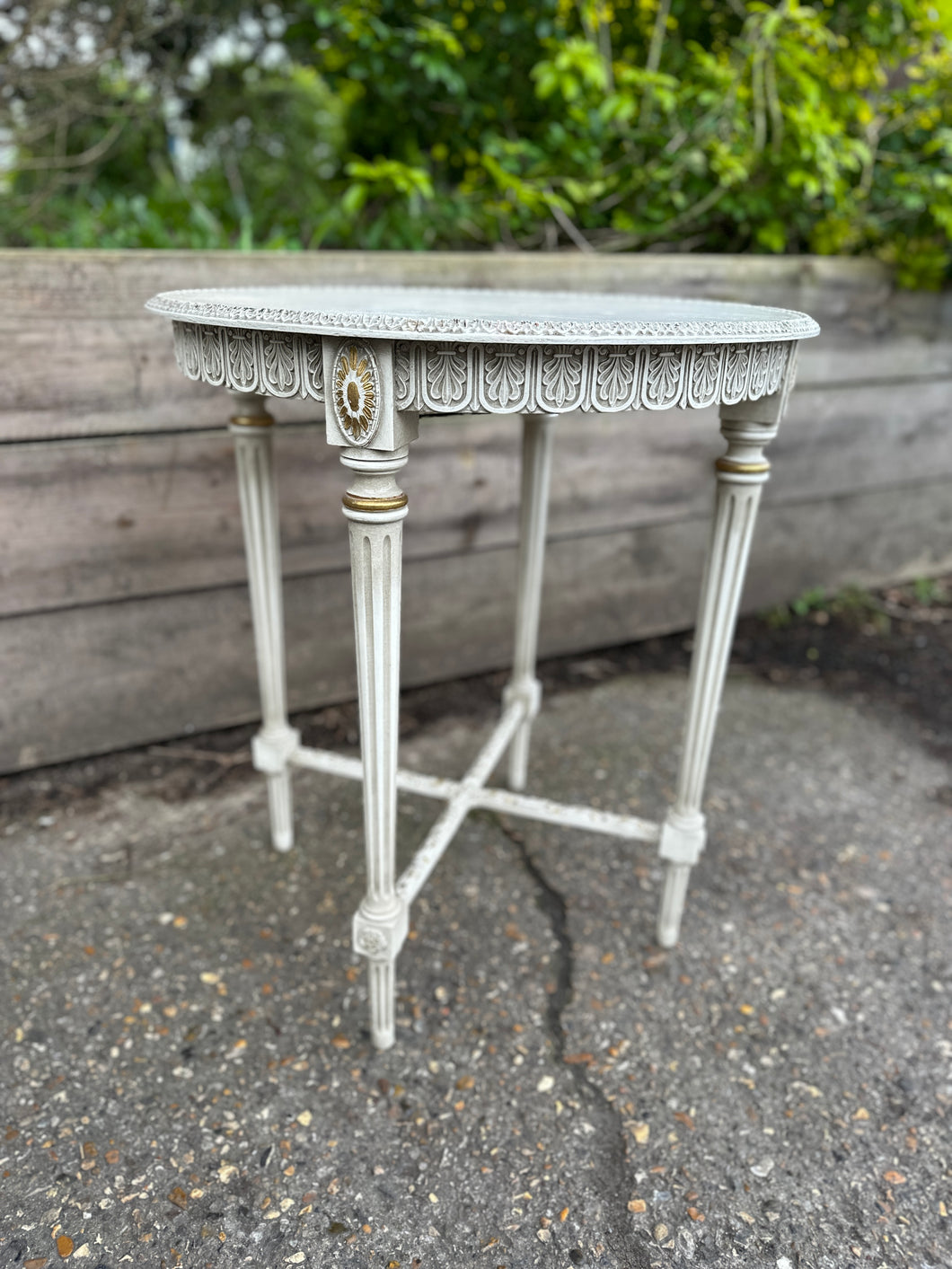 Round White Painted French Style Ornate Round Side End Lamp Table