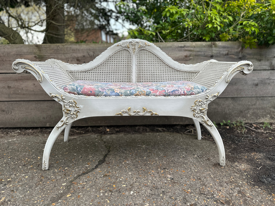 White Painted French Style Ornate Love Seat Bench Bedroom Seating