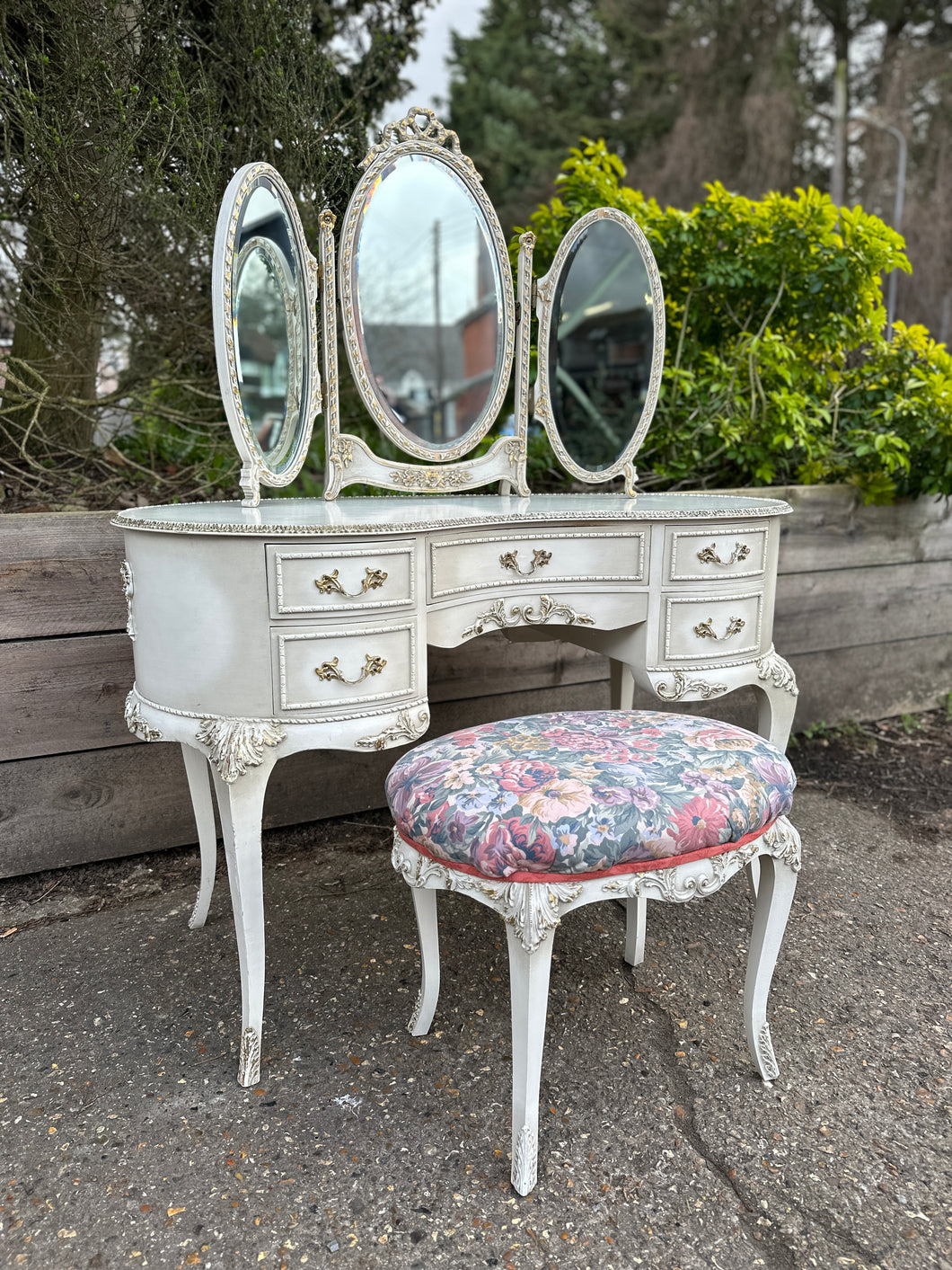 White Painted French Style Ornate Dressing Table With Triptych Mirror And Stool